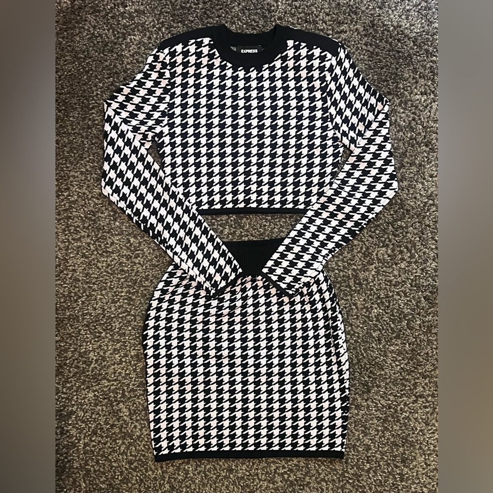 Express Houndstooth Print in Black and White(pale pink) | 2 Piece Set - Picture 5 of 10